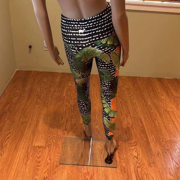 Gold Sheep Jungle Print Legging Crop Style Size M - Picture 4 of 8